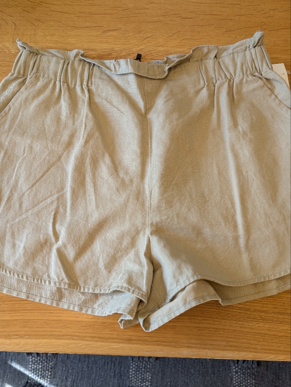 Zara NWOT LINEN BLEND SHORTS,L